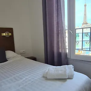 2* Hotel Dupleix